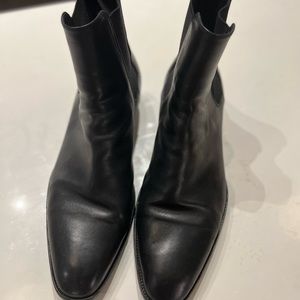 COPY - YSL WYATT CHELSEA BOOTS IN SMOOTH LEATHER